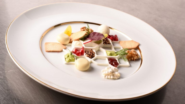 A dish 3D-printed by Maison van den Boer.